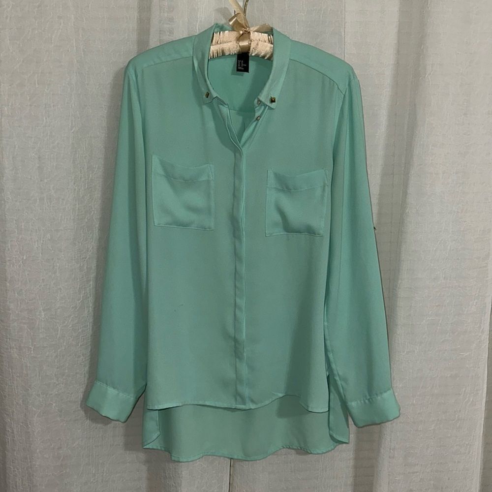 H&M 10 Mint Pastel Green Lightweight High Low Long Sleeve Blouse Shirt